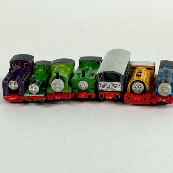 Thomas & Friends Train Set With DVD & 7 Mini Engines Toy Collection - Picture 3 of 11